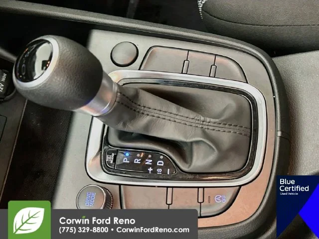 Used 2022 Ultra Black Hyundai SE image 20