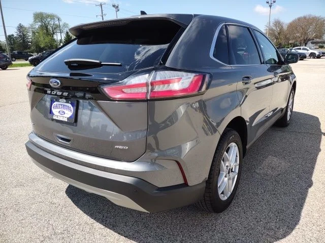 Used 2024 Gray Metallic Ford SEL image 6