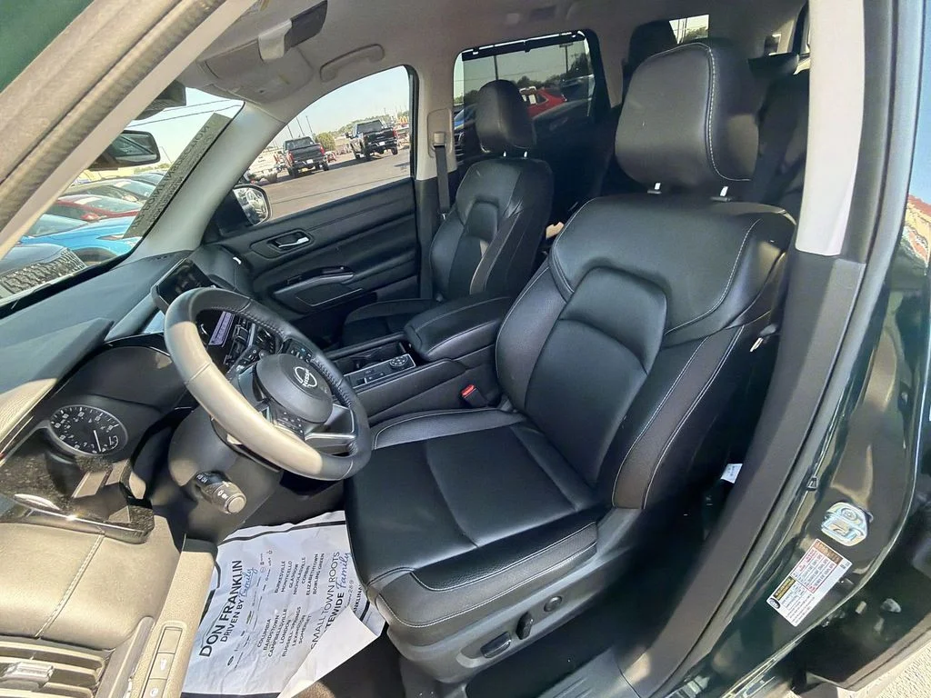 Used 2024 Black Nissan SL image 17