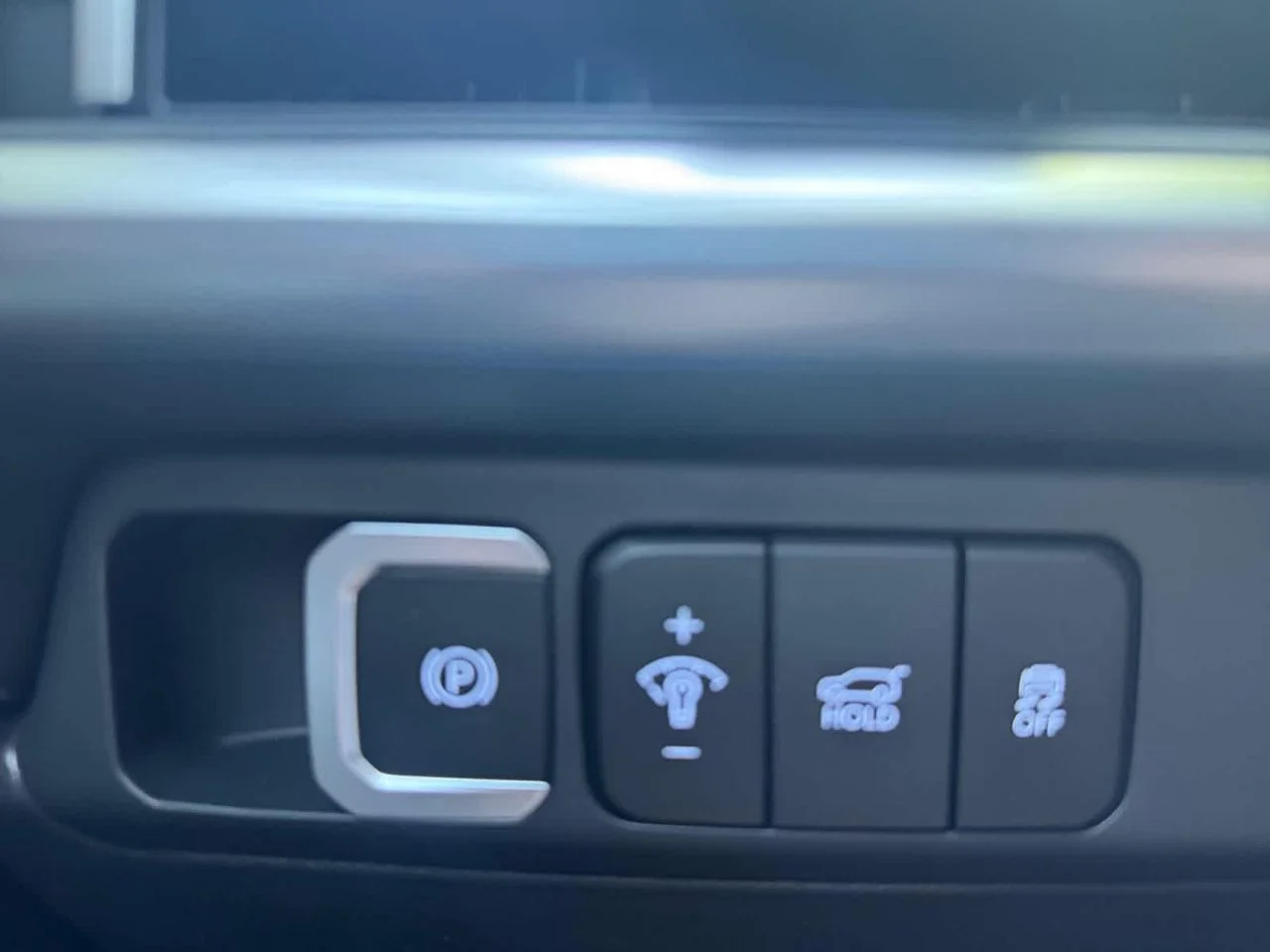 New 2026 White Hyundai SE image 16