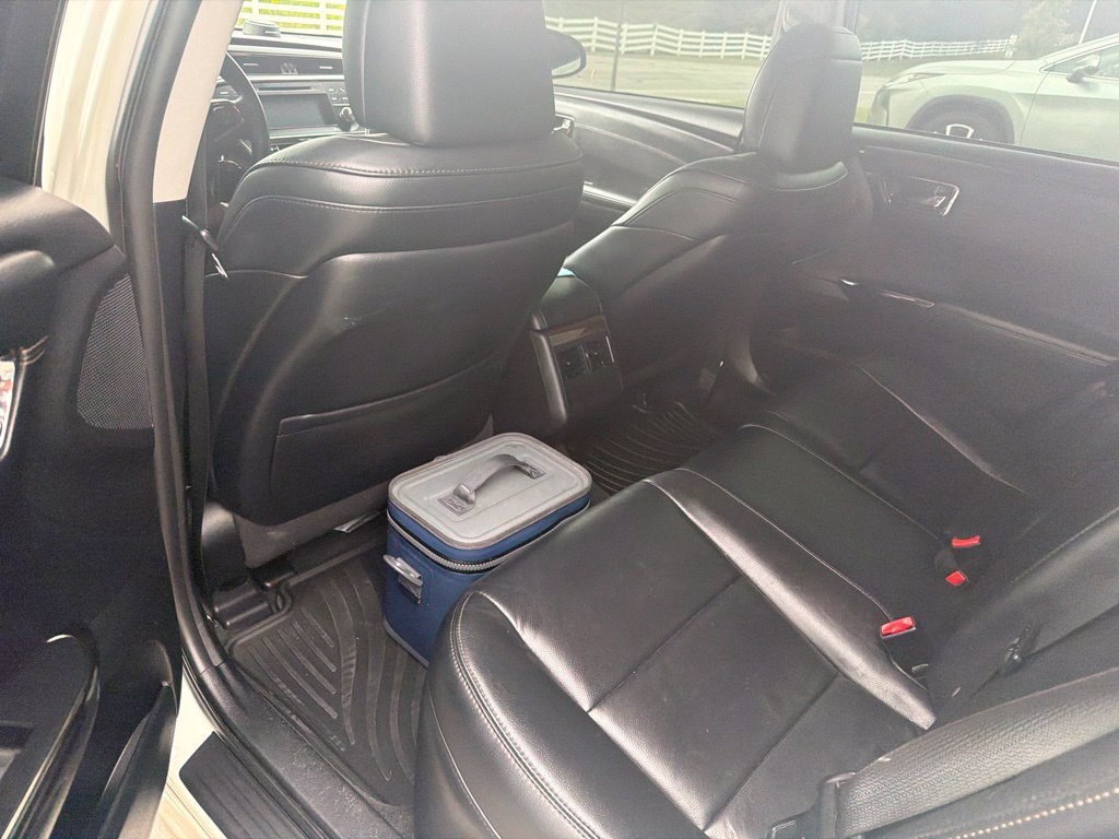 Used 2014 Blizzard Pearl Toyota XLE image 17