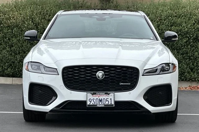 Used 2024 White Jaguar R-Dynamic SE image 8