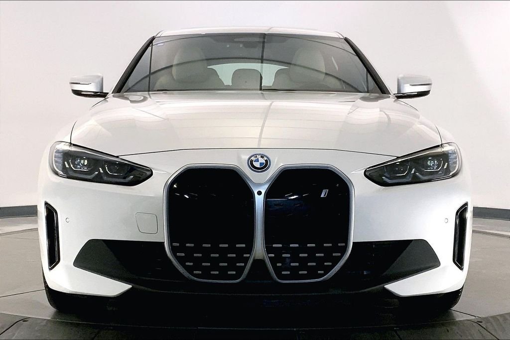 Used 2023 Mineral White Metallic BMW  image 2