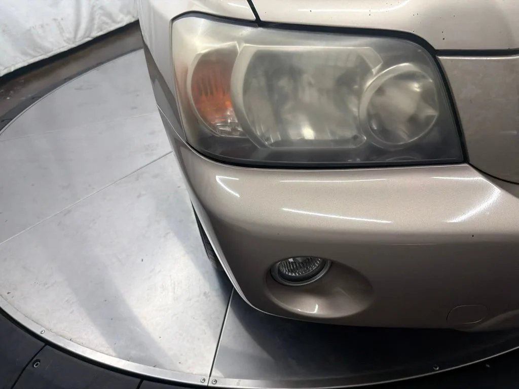 Used 2006 Gold Toyota Limited image 10