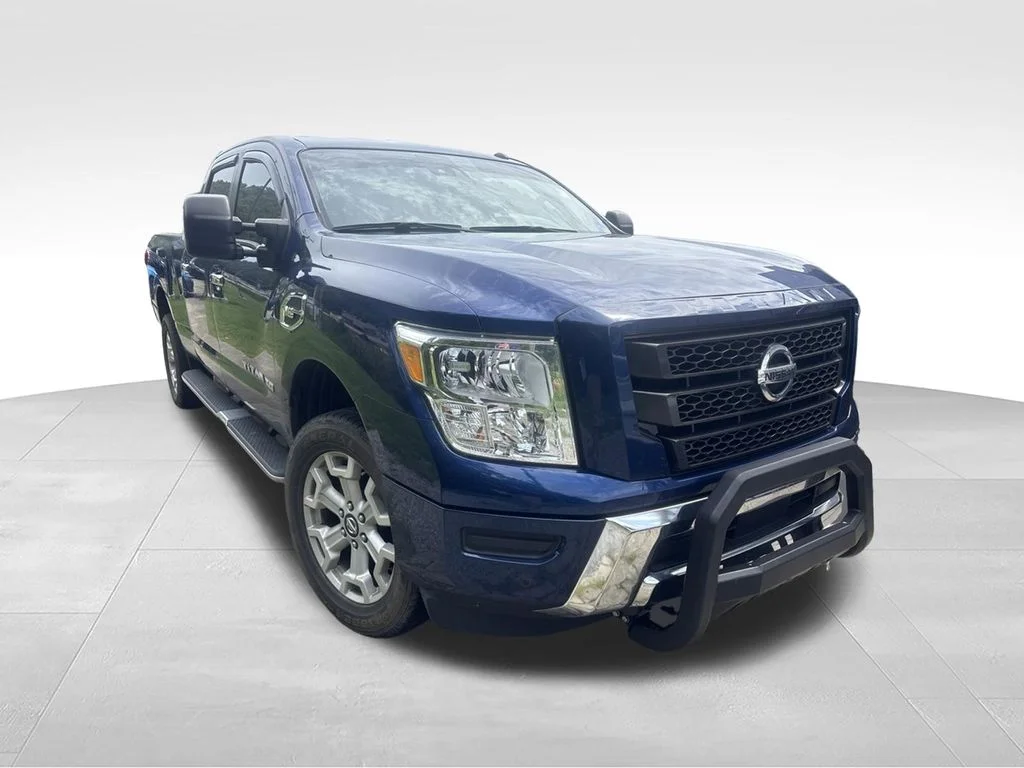 Used 2021 Blue Nissan SV image 4