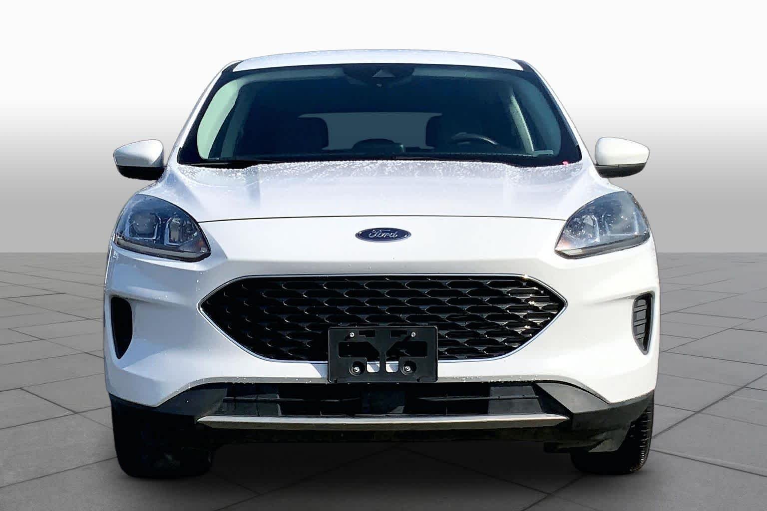 Certified Used 2021 Oxford White Ford SE image 4