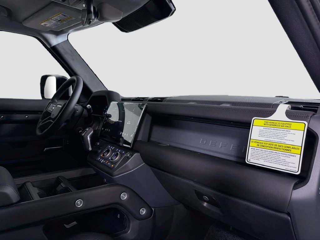 New 2026 Santorini Black Land Rover S image 31