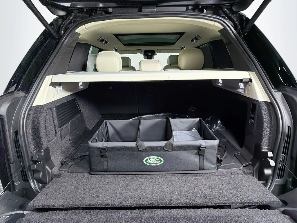 New 2026 Santorini Black Land Rover SE image 28