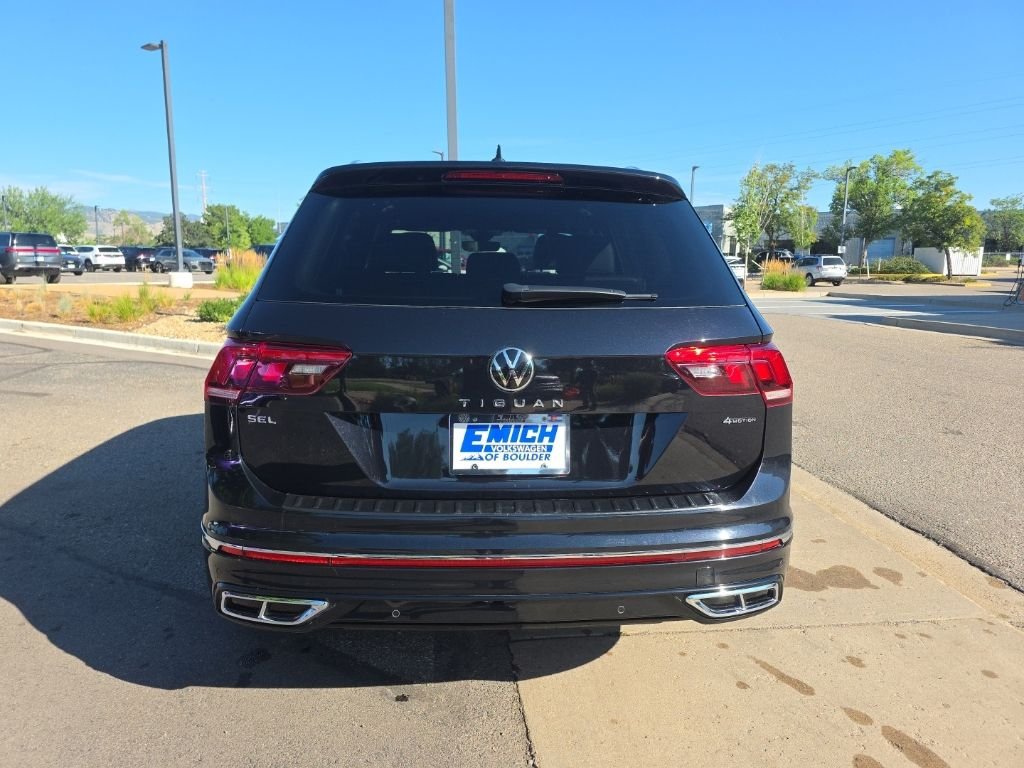 Used 2023 Deep Black Volkswagen 2.0T SEL R-Line image 4