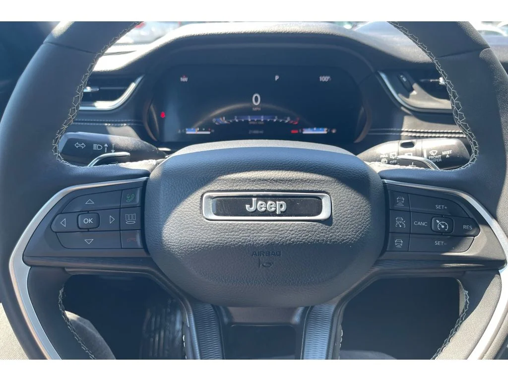 Used 2024 BRIGHT WHITE CLEARCOAT Jeep Laredo image 32