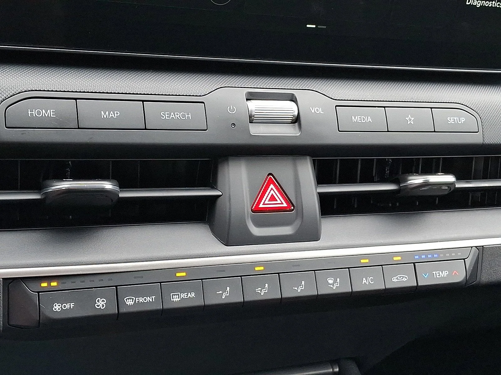 New 2026 Snow White Pearl Kia LX image 8