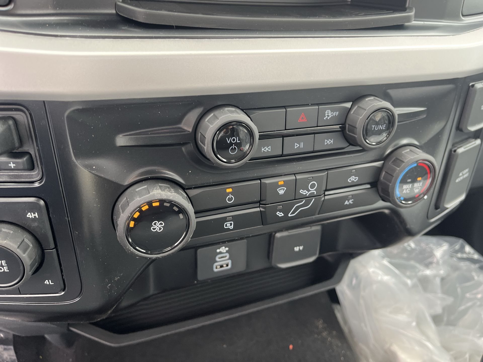 New 2026 Agate Black Metallic Ford F-250® XL image 10
