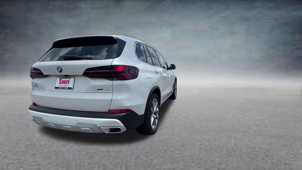 New 2026 Mineral White Metallic BMW xDrive40i image 11