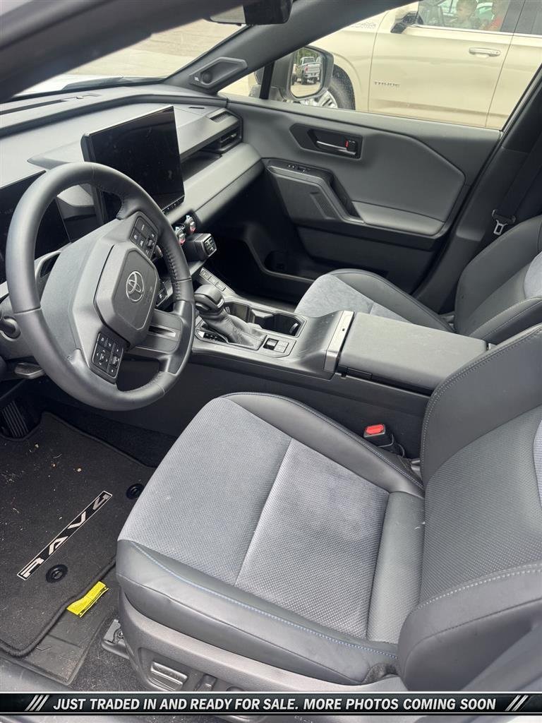 Used 2026 Wind Chill Pearl w/Midnight Black Metallic Roof Toyota LE image 3
