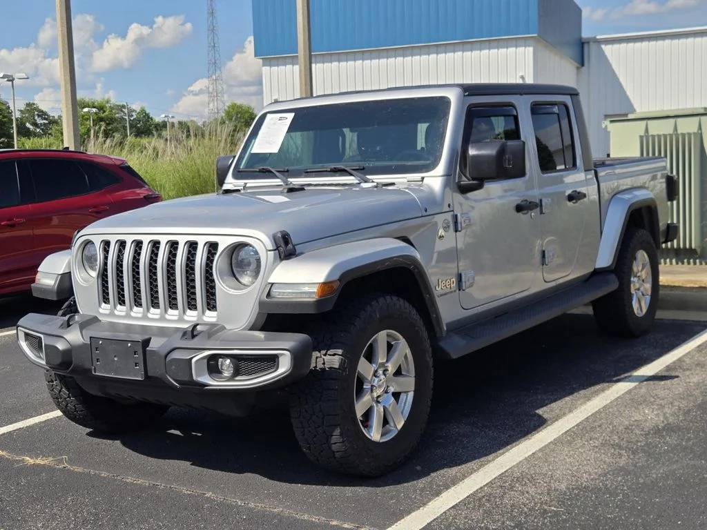 Used 2023 Silver Jeep Overland image 4