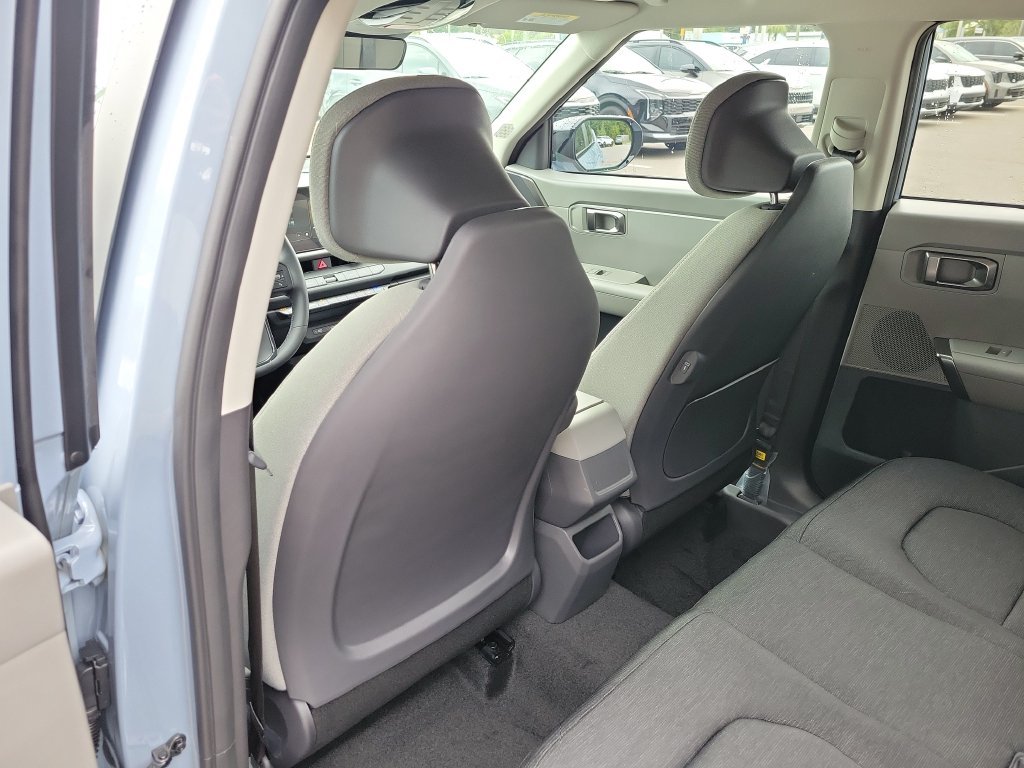 New 2027 Pale Gray Kia S image 14