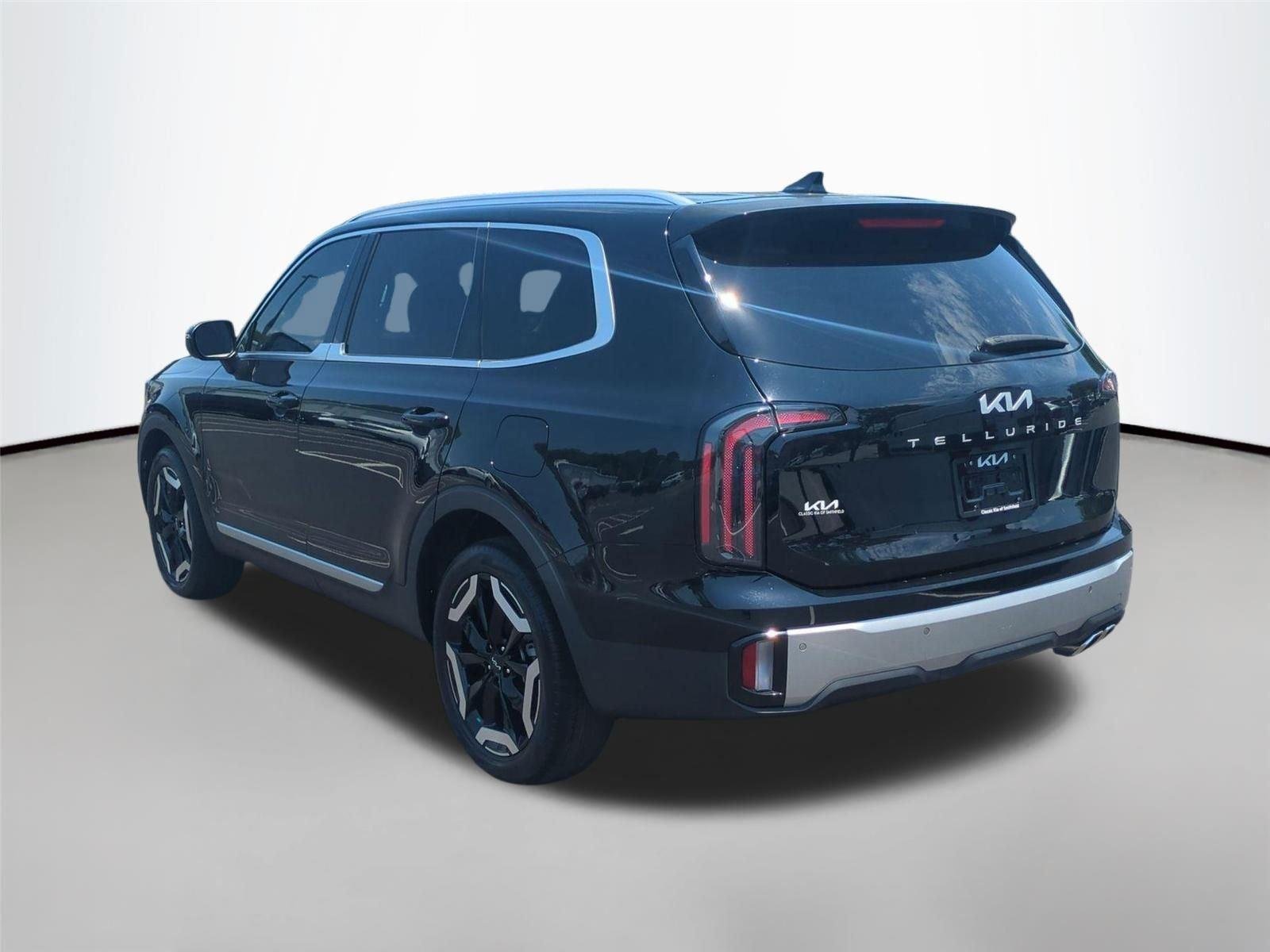 Used 2024 Ebony Black Kia EX image 8