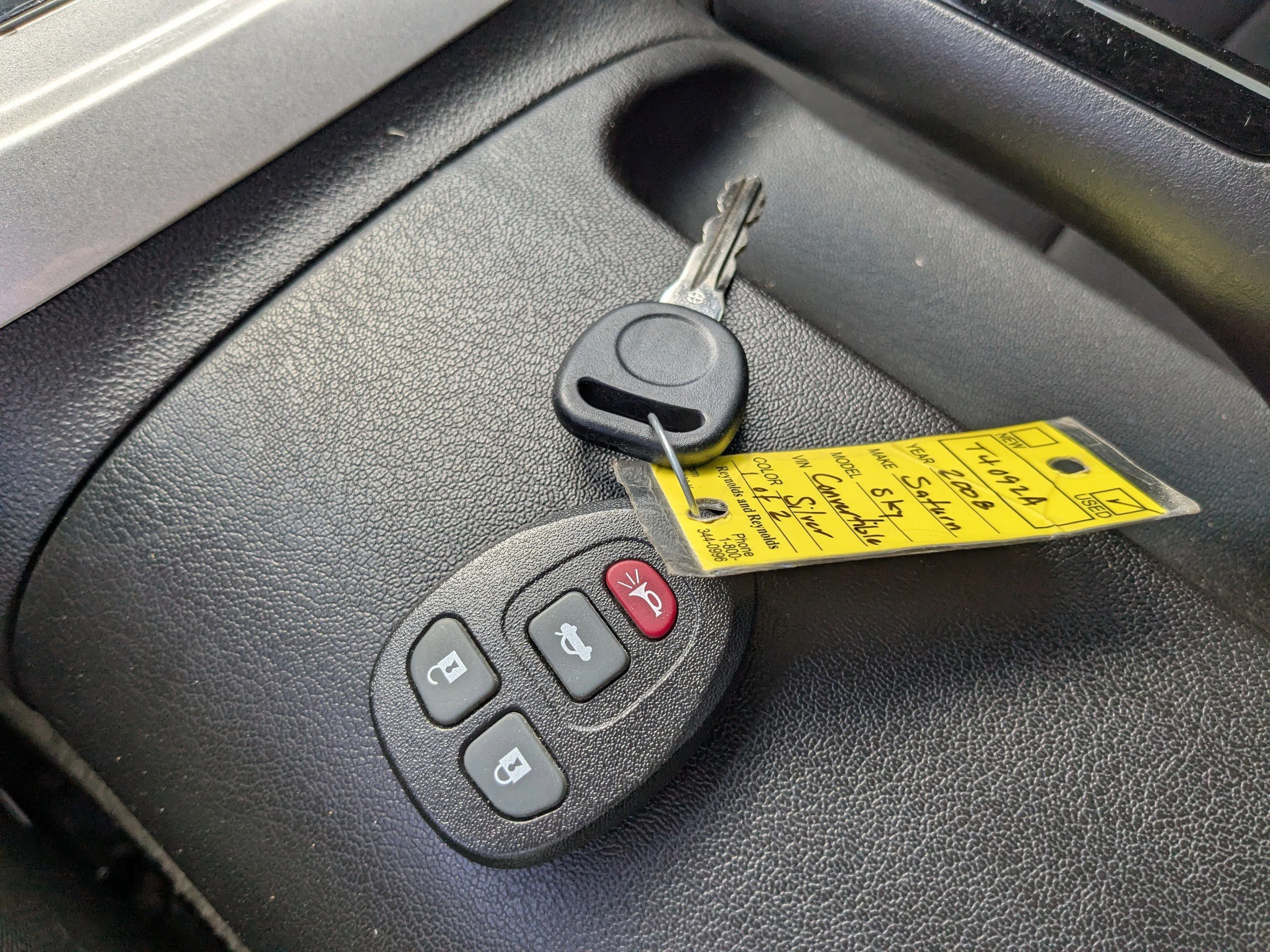 2008 Saturn Sky Roadster - Photo 20