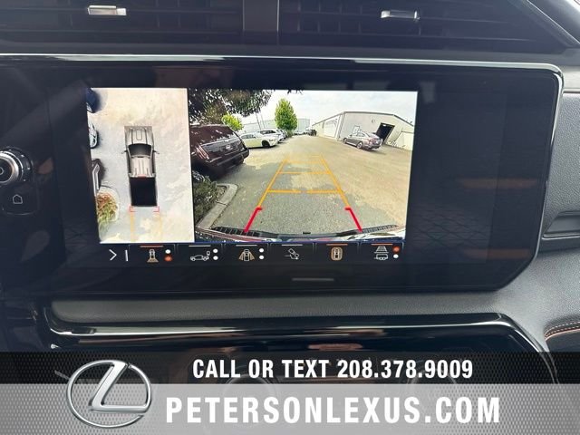 Used 2025  GMC AT4 Premium Plus image 19