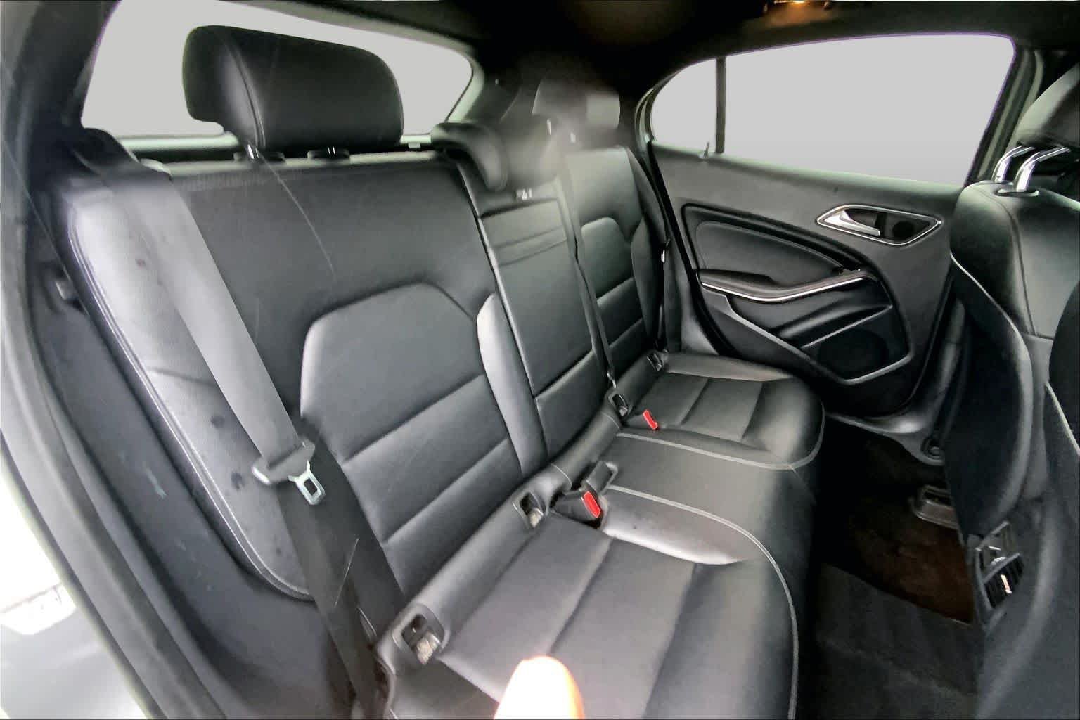 Used 2019 Mountain Grey Metallic Mercedes-Benz GLA 250 image 18