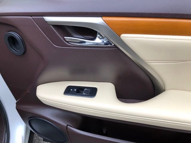 Used 2019 White Lexus 350 image 15