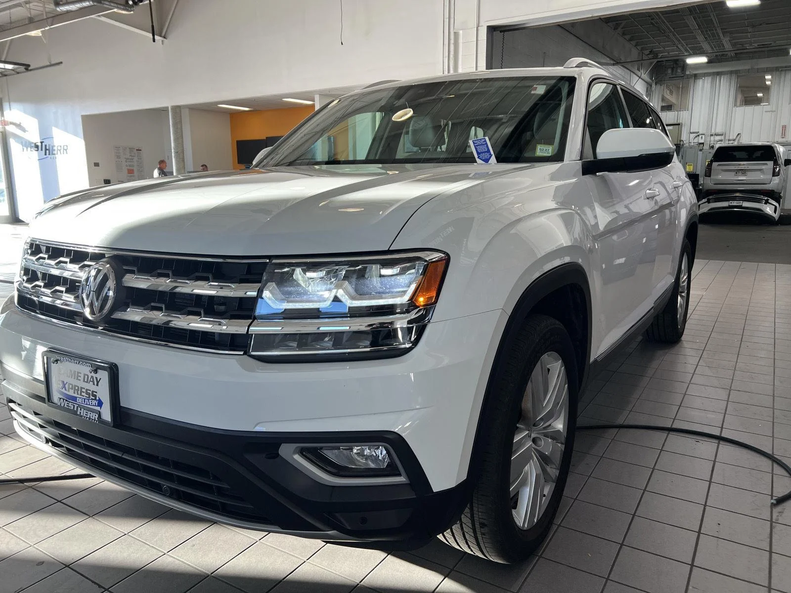 Used 2019 Pure White Volkswagen 3.6L V6 SEL image 4