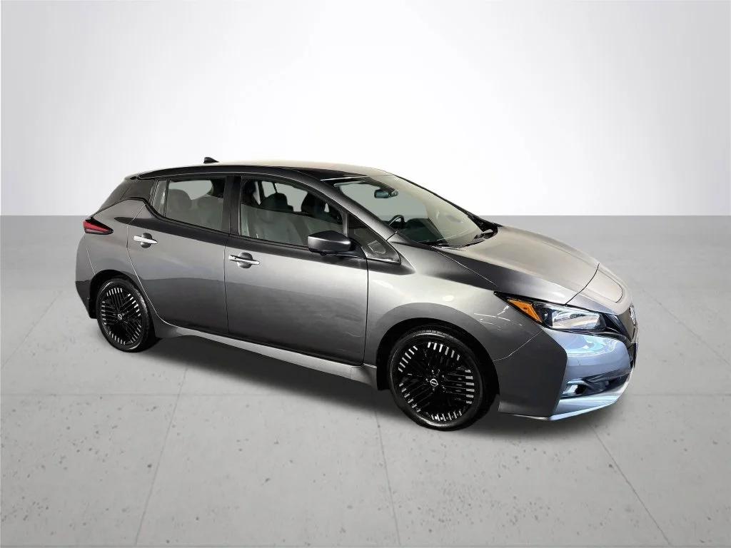 Used 2023 Gray Nissan SV Plus image 4