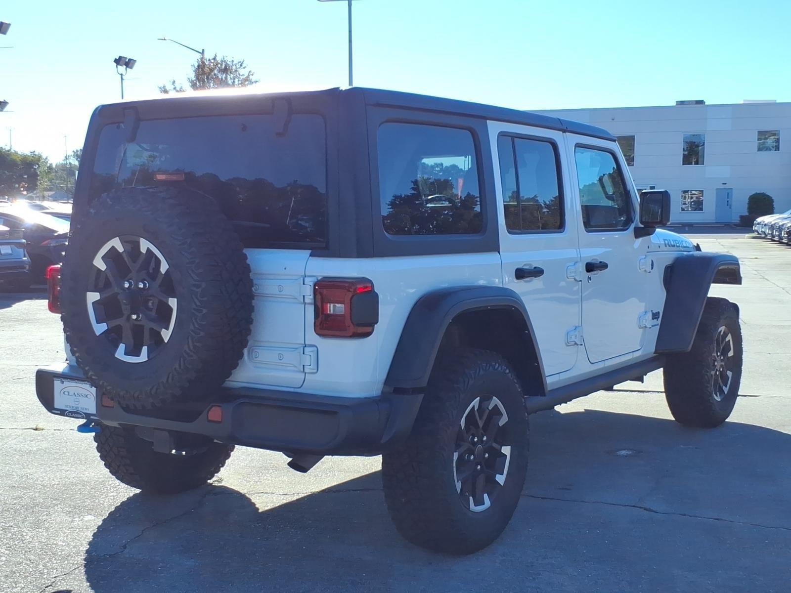 Used 2024 Bright White Clearcoat Jeep Rubicon image 7