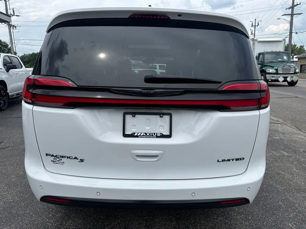 2025 Chrysler Pacifica Limited - Photo 6
