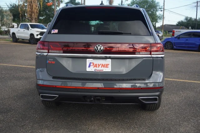 New 2026 Pure Gray Volkswagen 2.0T SE w/Technology image 8