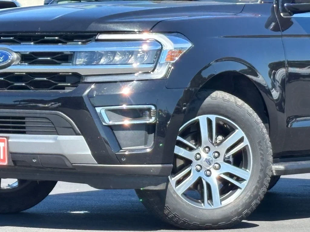 Used 2024 Black Ford Limited image 4