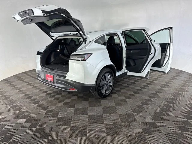 Used 2025 White Nissan SL image 14