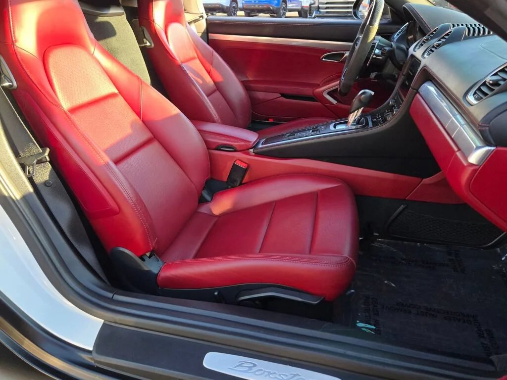 Used 2018 Black Porsche Base image 2