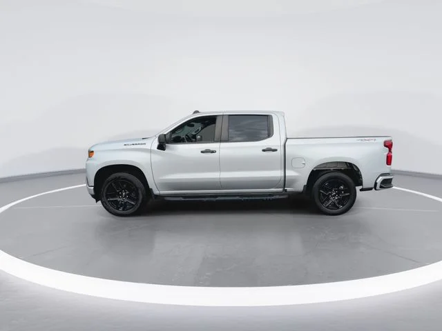 Used 2022 Silver Chevrolet Custom image 6