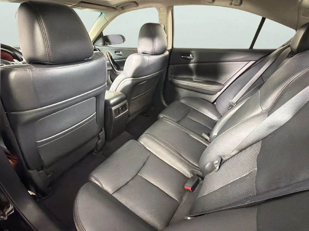 Used 2010  Nissan 3.5 SV w/Premium Pkg image 18