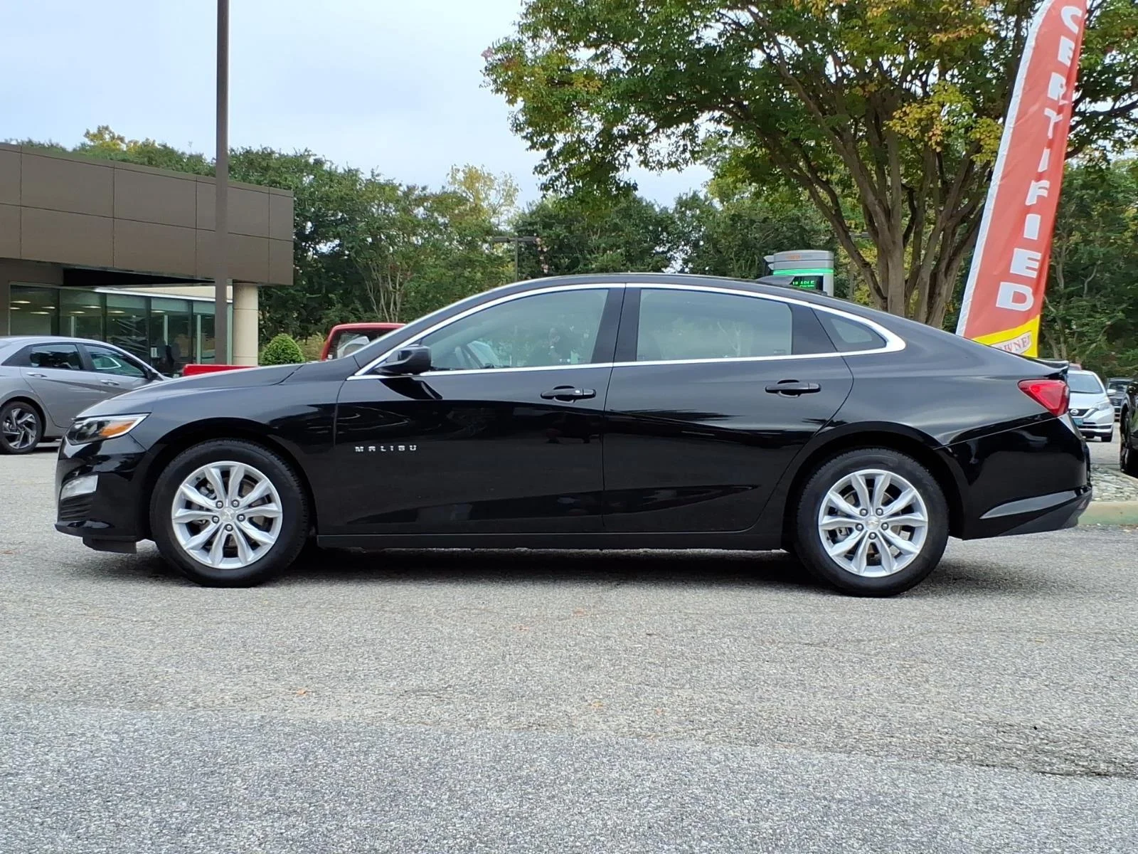 Used 2025 Mosaic Black Metallic Chevrolet LT image 3
