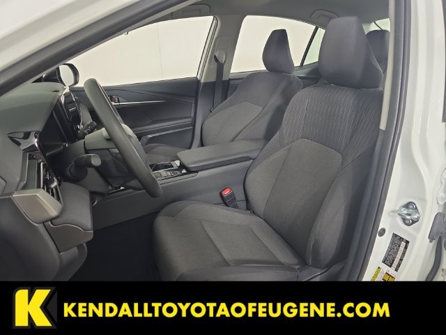 Used 2025 White Toyota LE image 22