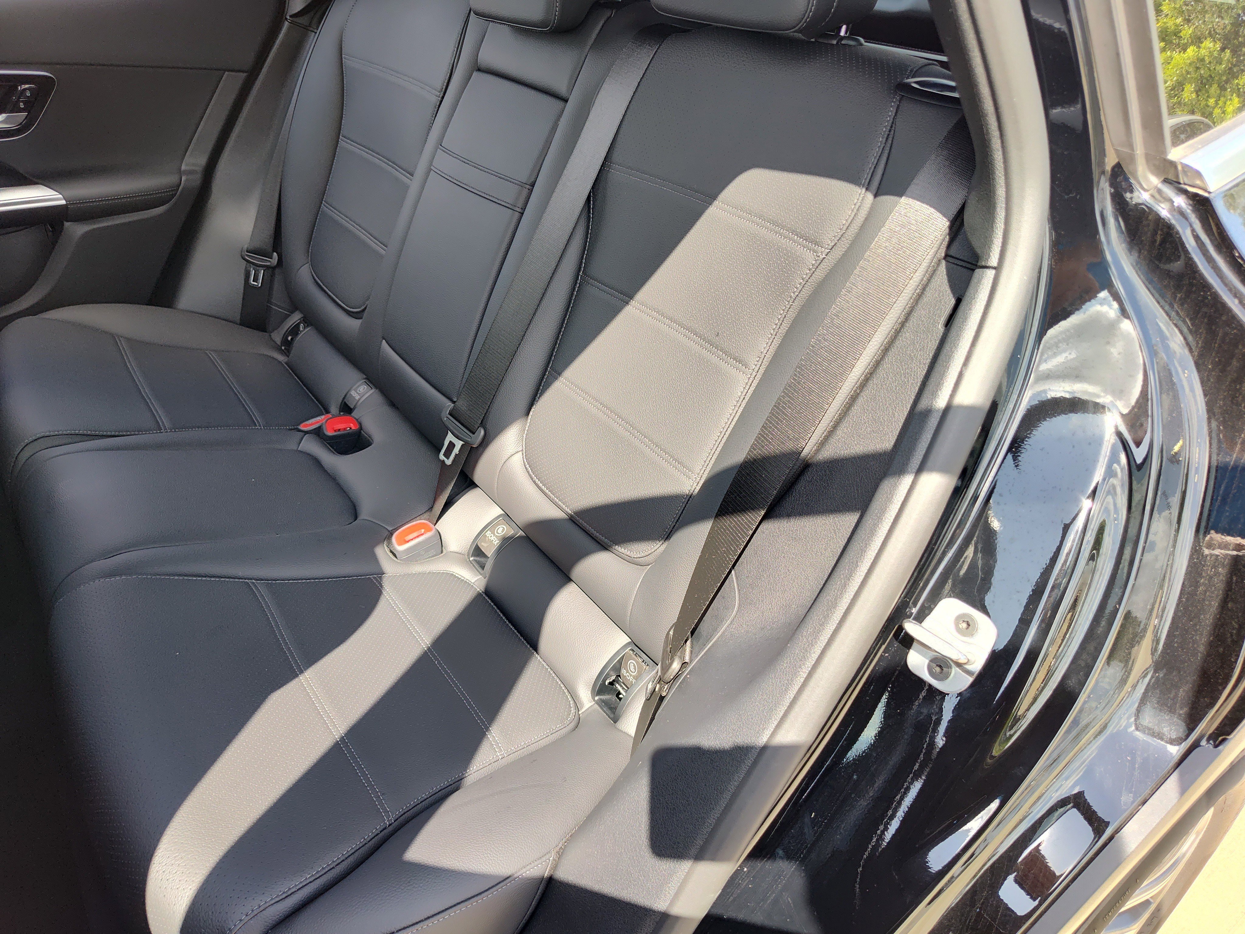 New 2026 Black Mercedes-Benz GLC 300 image 29