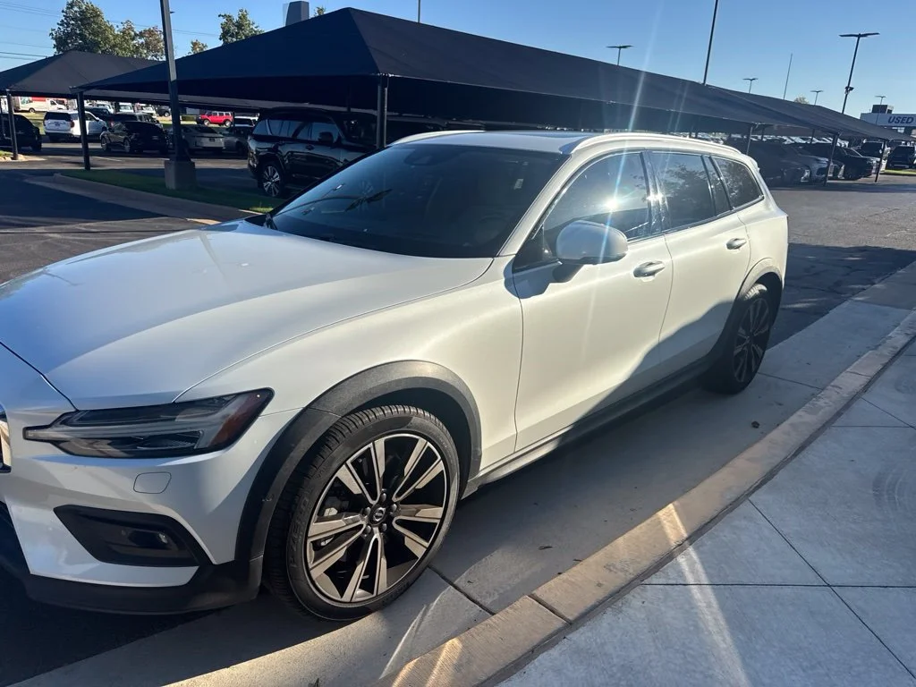 2022 Volvo V60 Cross Country