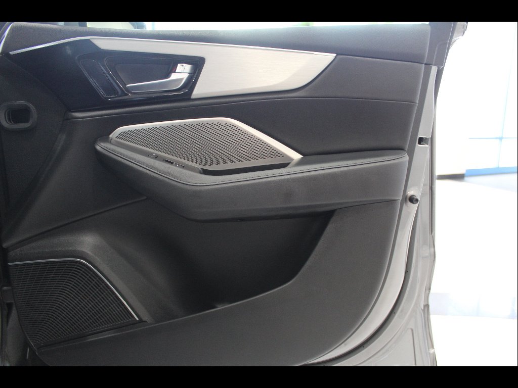 Used 2023 Liquid Carbon Metallic Acura SH-AWD image 25