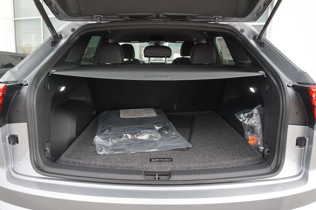 New 2026 Silver Volkswagen 2.0T SE image 27