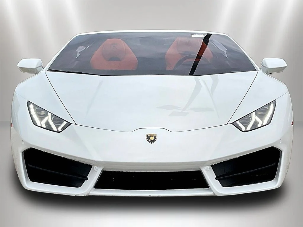 Used 2019  Lamborghini LP580-2S image 2