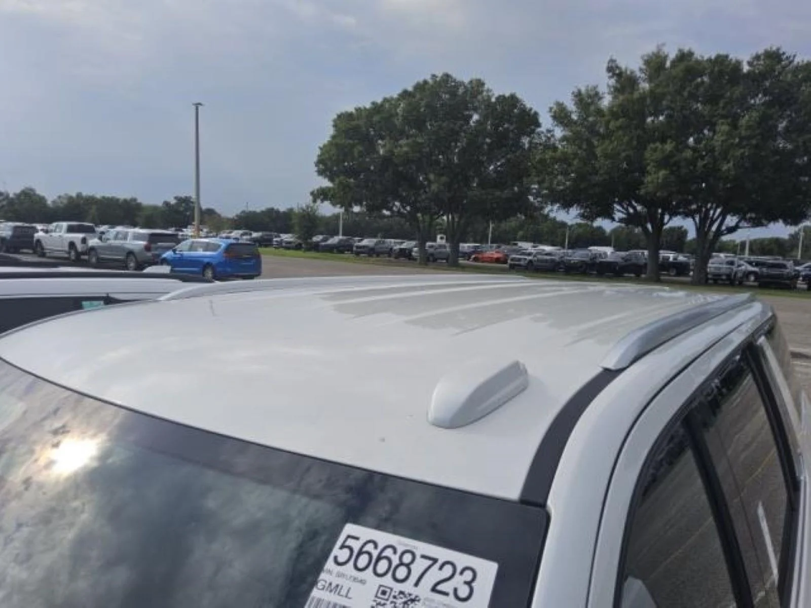 Used 2025 Iridescent Pearl Tricoat Chevrolet Premier image 7