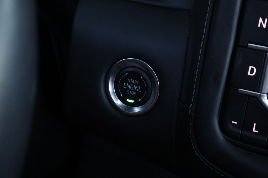 2024 GMC Yukon Denali Ultimate - Photo 28