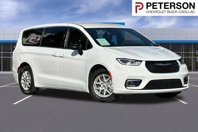 2025 Chrysler Pacifica Select