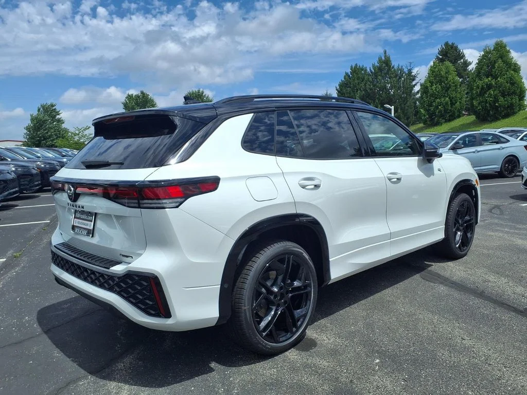 New 2026 Opal White with Deep Black Roof Volkswagen 2.0T SE R-Line Black image 4