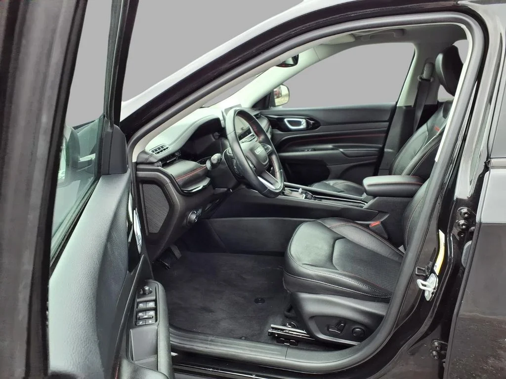 Used 2022 Black Jeep Trailhawk image 21