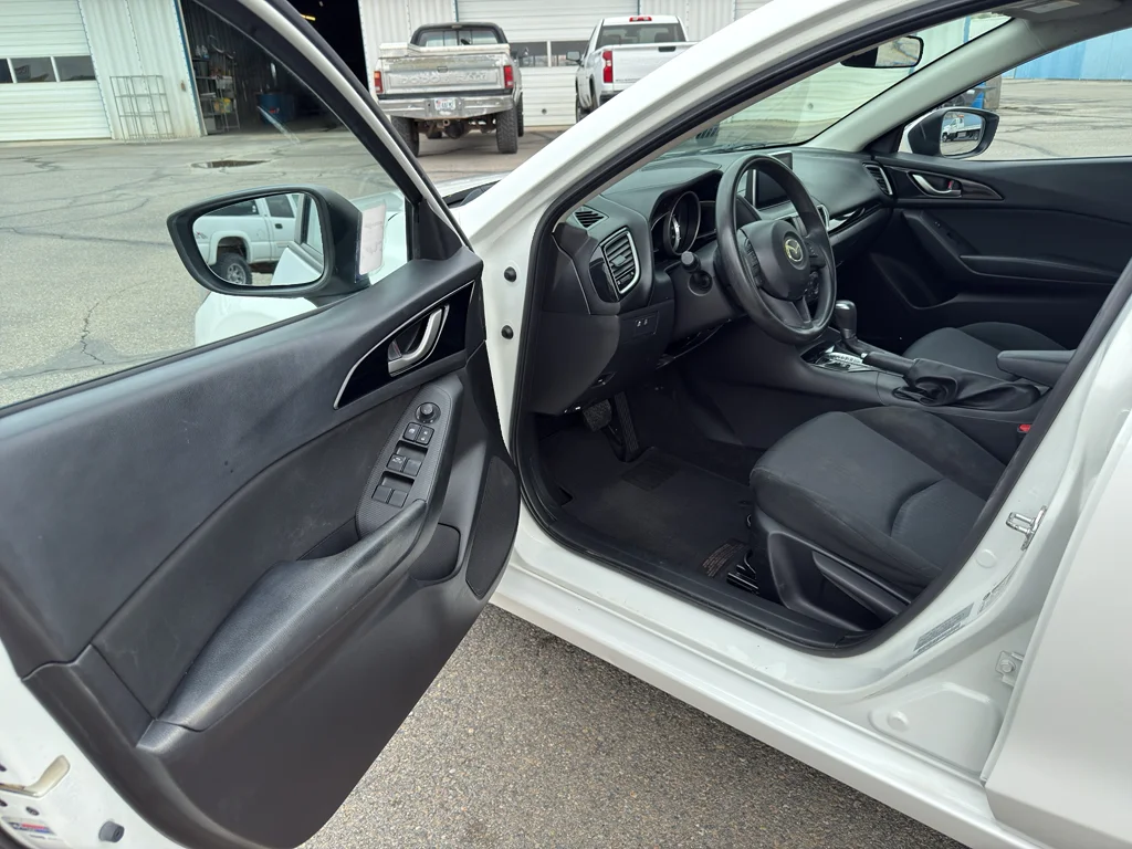 Used 2016 Snowflake White Pearl Mica Mazda i Sport image 8