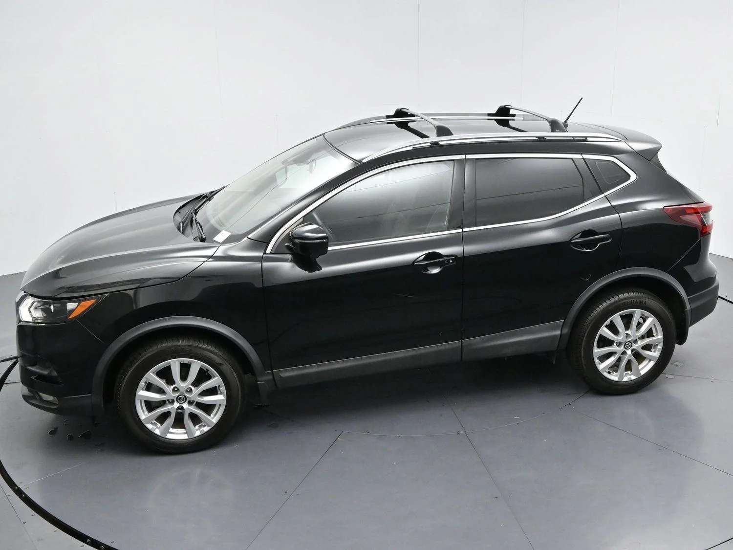 Used 2020 Magnetic Black Pearl Nissan SV image 39