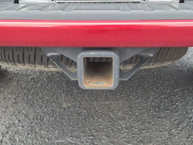 Used 2016 Red Chevrolet Z71 image 31